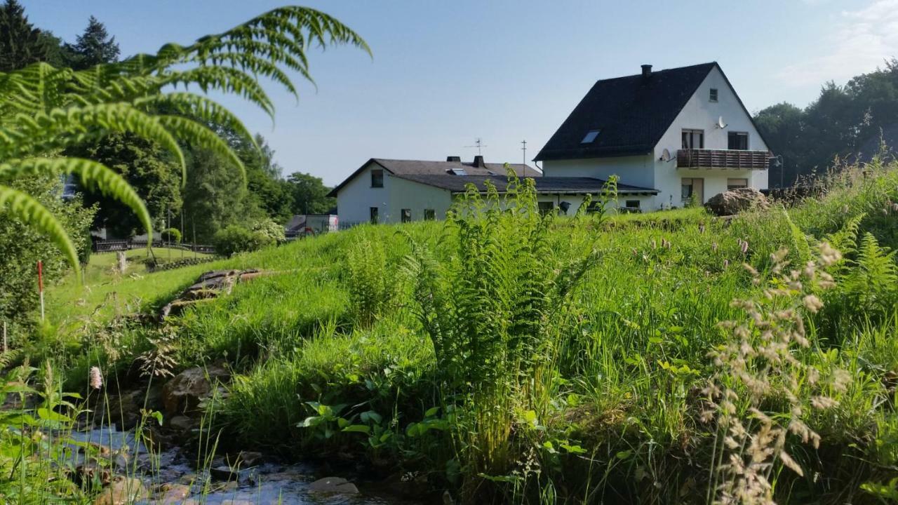 Raeuberhoehle Deuselbach Buitenkant foto