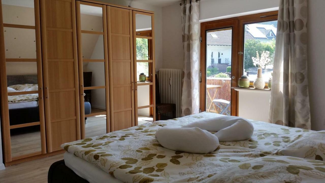Raeuberhoehle Deuselbach Buitenkant foto
